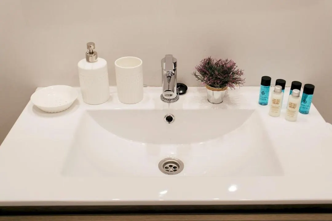 Minty Stay - 3Bd Cathedral Seville Apartment