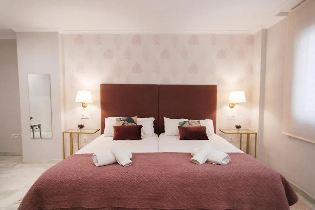 Minty Stay - 3Bd Cathedral Seville Apartment